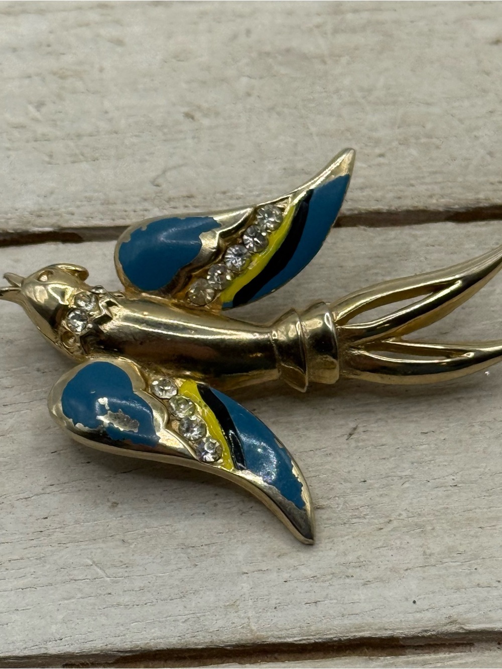 Vintage Coro swallow Gold-Tone Blue Enamel Bird Brooch with Clear Crystals